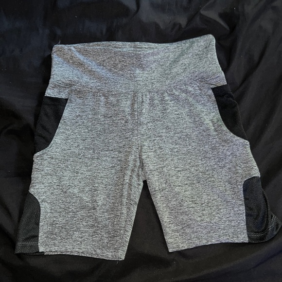 SERIES 8 FITNESS WOMEN GRAY MESH BIKER SHORTS WITH POCKETS - Picture 1 of 6